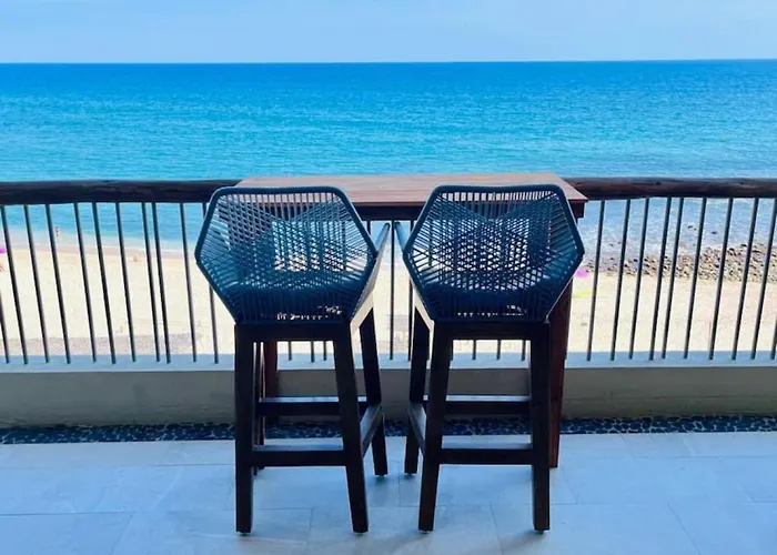 Hébergement de vacances Beachfront 2bd -ocenview Terrace - Infinity Pool