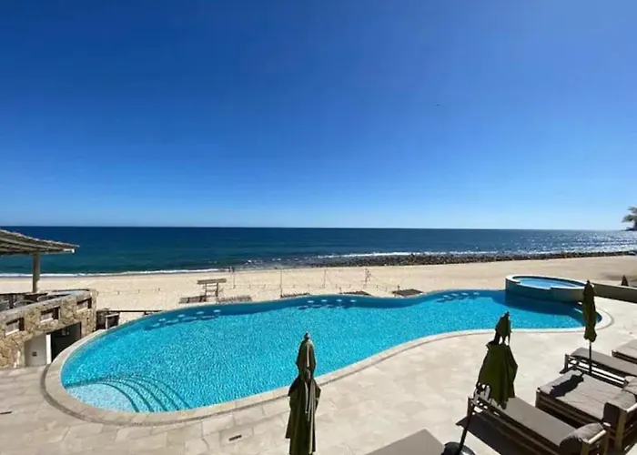Beachfront 2bd -ocenview Terrace - Infinity Pool Hébergement de vacances *